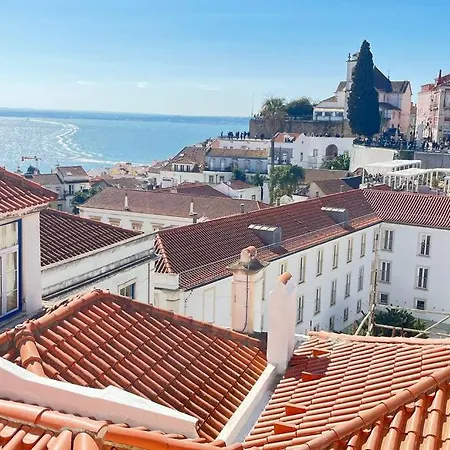 Sao Vicente Iv - Eco-flat With French Balcony & View Лиссабон